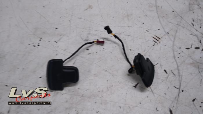 Usagé Kit manettes de commande Mercedes A (W176) 1.8 A-180 CDI 16V Autom. Prix € 40,00 Règlement à la marge proposé par LvS Carparts