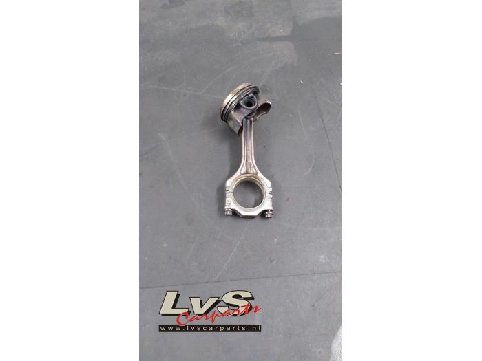 Usagé Piston Audi A1 Sportback (8XA/8XF) 1.4 TFSI 16V 185 Prix € 75,00 Règlement à la marge proposé par LvS Carparts