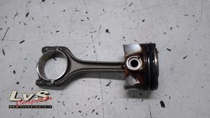 Piston d'un Seat Ibiza V (KJB) 1.0 TSI 12V 2017