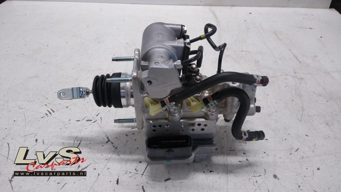 Usagé Assistant de freinage Toyota RAV4 (A5) 2.5 Hybrid 16V Prix € 350,00 Règlement à la marge proposé par LvS Carparts