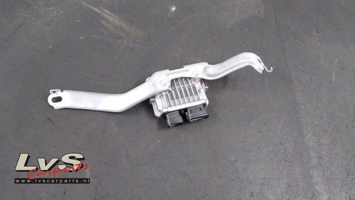 Usagé Module pompe carburant Toyota RAV4 (A5) 2.5 Hybrid 16V Prix € 75,00 Règlement à la marge proposé par LvS Carparts