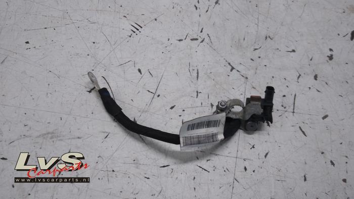 Begagnade Batterisensor Peugeot 2008 (UD/UK/UR/US/UX) 1.2 VTi 12V PureTech 130 Pris € 70,00 Marginaltabell erbjuds av LvS Carparts