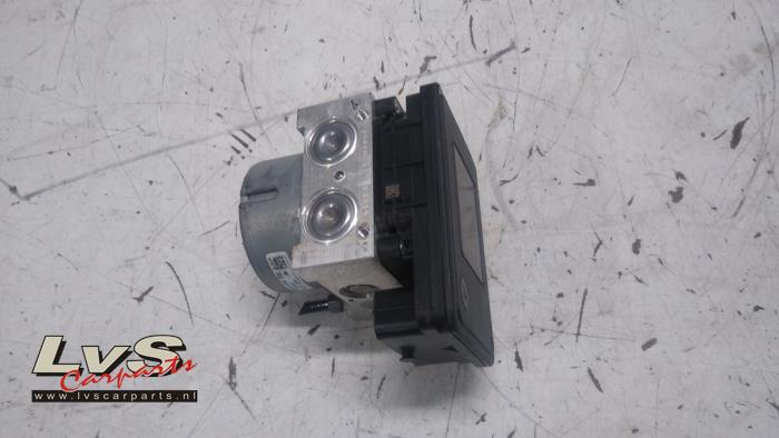 Usagé Pompe ABS Peugeot 2008 (UD/UK/UR/US/UX) 1.2 VTi 12V PureTech 130 Prix € 300,00 Règlement à la marge proposé par LvS Carparts