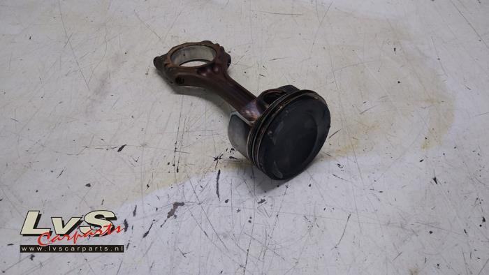 Used Piston Volkswagen Scirocco (137/13AD) 1.4 TSI 122 16V Price € 50,00 Margin scheme offered by LvS Carparts