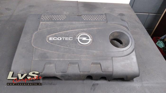 Usados Cobertor motor Opel Insignia Sports Tourer 2.0 CDTI 16V 160 Ecotec Precio € 30,00 Norma de margen ofrecido por LvS Carparts