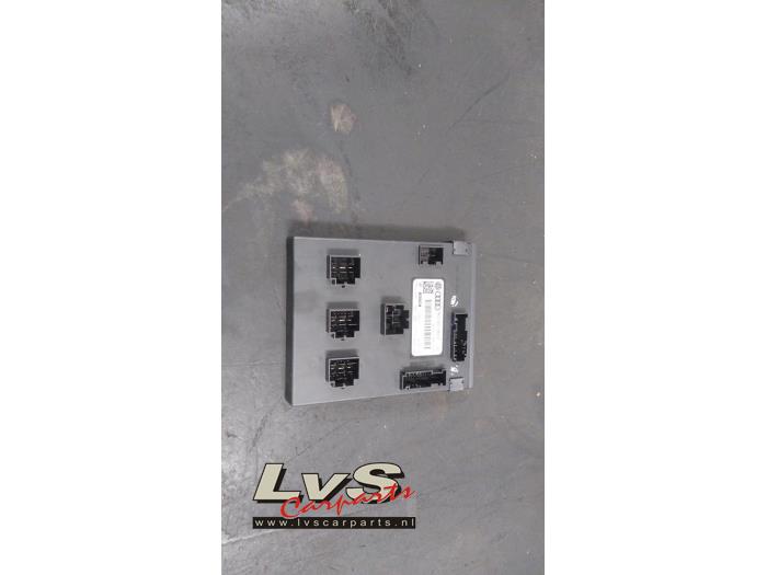 Usagé Ordinateur divers Audi A4 Avant (B8) 1.8 TFSI 16V Prix € 75,00 Règlement à la marge proposé par LvS Carparts