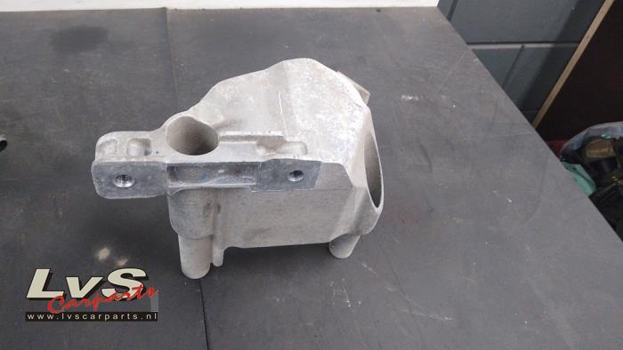 Gebrauchte Motorlager Opel Astra K Sports Tourer 1.0 Turbo 12V Preis € 20,00 Margenregelung angeboten von LvS Carparts