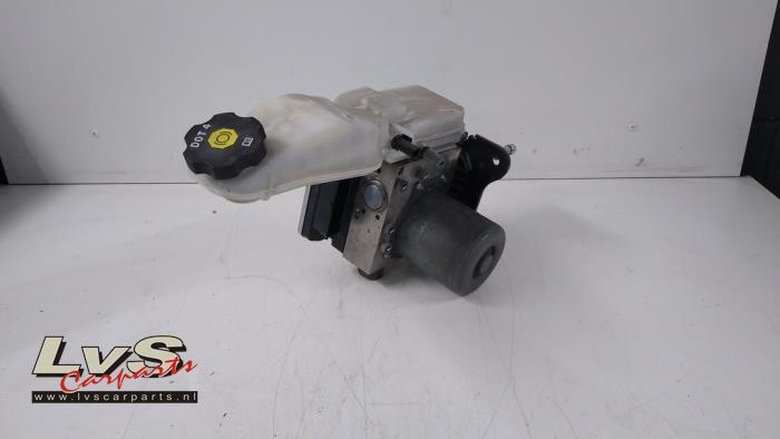 Usagé Bloc ABS Opel Astra K Sports Tourer 1.2 Turbo 12V Prix € 450,00 Règlement à la marge proposé par LvS Carparts
