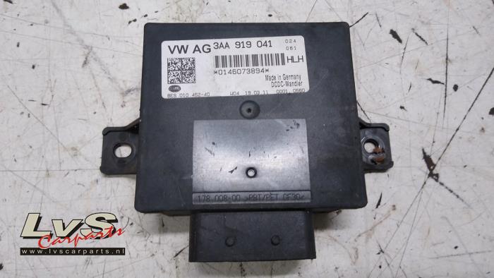 Używane Modul hamulca postojowego Volkswagen Passat Variant (365) 1.4 TSI 16V Cena € 15,00 Procedura marży oferowane przez LvS Carparts