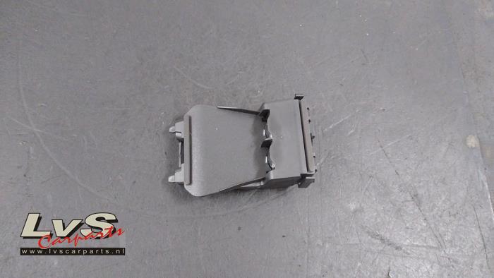 Begagnade Regnsensor Mazda 2 (DJ/DL) 1.5 SkyActiv-G 90 Pris € 35,00 Marginaltabell erbjuds av LvS Carparts