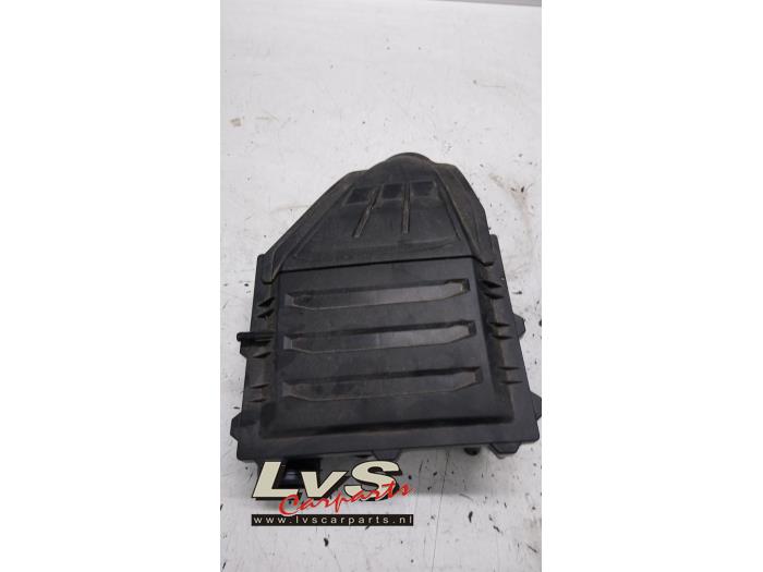 Begagnade Luftfilterhus Audi A1 Sportback (8XA/8XF) 1.0 TFSI Ultra 12V Pris € 29,00 Marginaltabell erbjuds av LvS Carparts