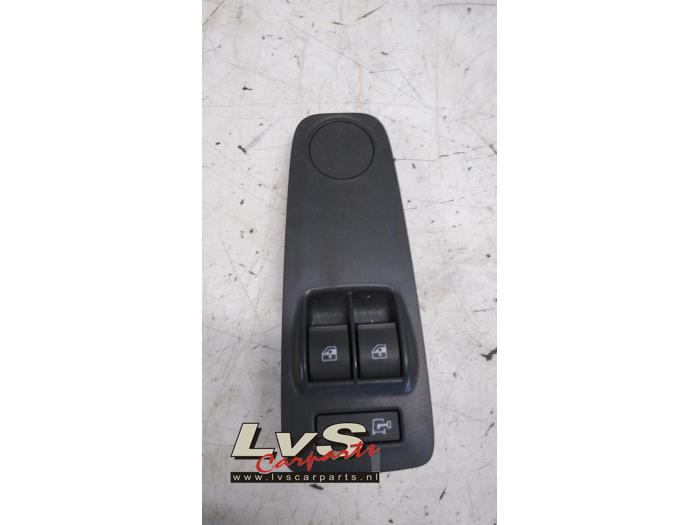 Usados Interruptor combinado de ventanillas Citroen Jumper (U9) 2.2 HDi 100 Euro 4 Precio € 40,00 Norma de margen ofrecido por LvS Carparts