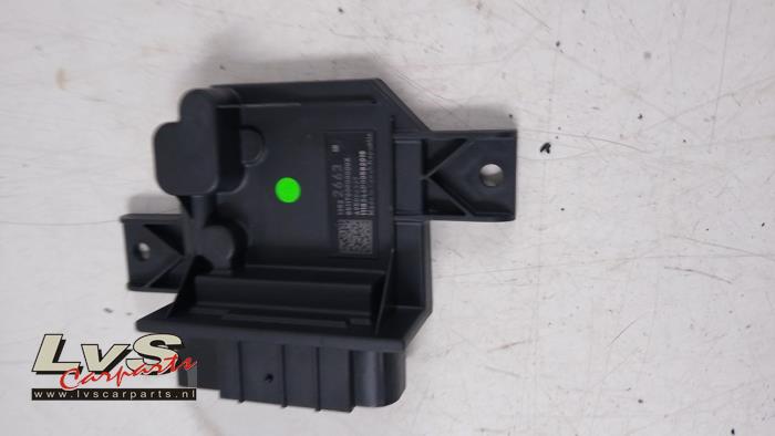 Usagé Module pompe carburant Opel Astra K Sports Tourer 1.4 Turbo 16V Prix € 40,00 Règlement à la marge proposé par LvS Carparts