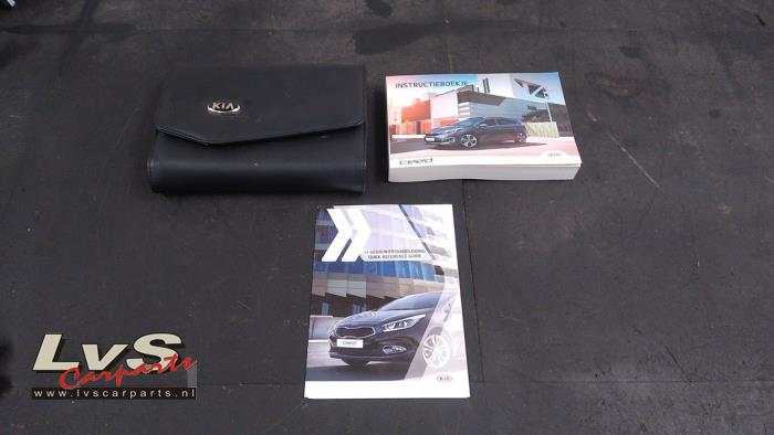 Używane Instrukcja Kia Cee'd Sportswagon (JDC5) 1.6 CRDi 16V VGT Cena € 25,00 Procedura marży oferowane przez LvS Carparts