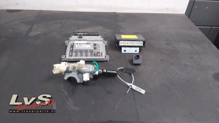 Used Ignition lock + computer Kia Soul I (AM) 1.6 CVVT 16V Price € 145,00 Margin scheme offered by LvS Carparts