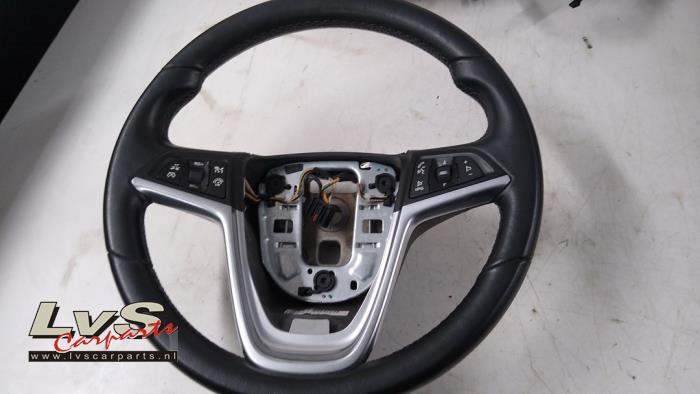 Używane Kierownica Opel Zafira Tourer (P12) 2.0 CDTI 16V 130 Ecotec Cena € 50,00 Procedura marży oferowane przez LvS Carparts