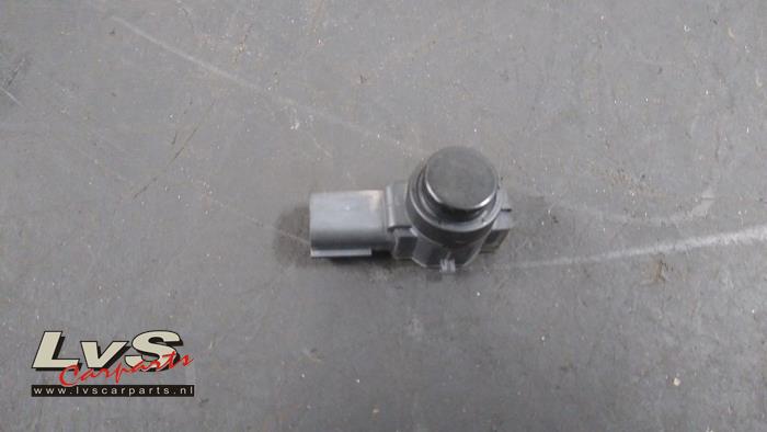 Usados Sensor PDC Opel Corsa E 1.4 16V Precio € 20,00 Norma de margen ofrecido por LvS Carparts