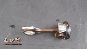 Piston d'un BMW 1 serie (F21) 116i 1.6 16V 2012