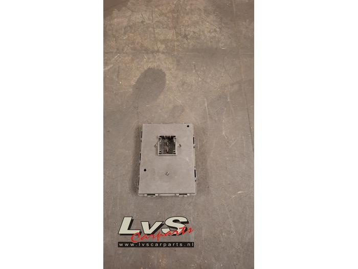 Używane Modul keyless vehicle Seat Leon (5FB) 2.0 TSI FR 16V Cena € 20,00 Procedura marży oferowane przez LvS Carparts