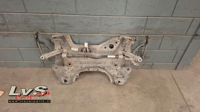 Usados Subchasis Peugeot 308 (L3/L8/LB/LH/LP) 1.6 BlueHDi 120 Precio € 150,00 Norma de margen ofrecido por LvS Carparts