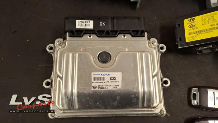 Engine management computer Kia Rio IV 1.0i T-GDi 120 12V - 95480H8110 G3LC