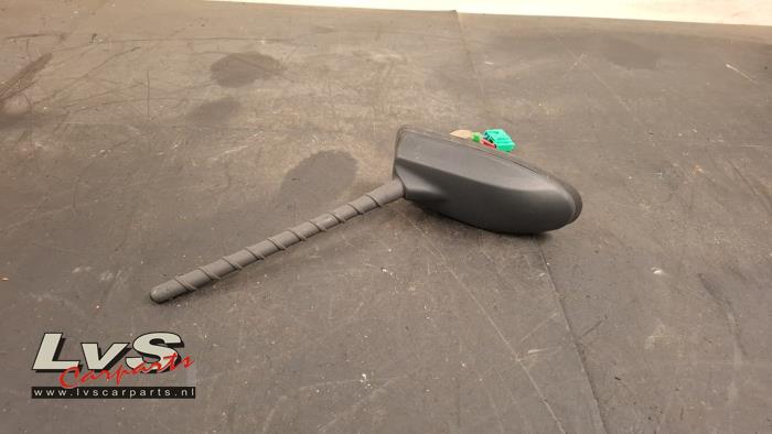Używane Antena Kia Rio IV (YB) 1.0i T-GDi 120 12V Cena € 30,00 Procedura marży oferowane przez LvS Carparts