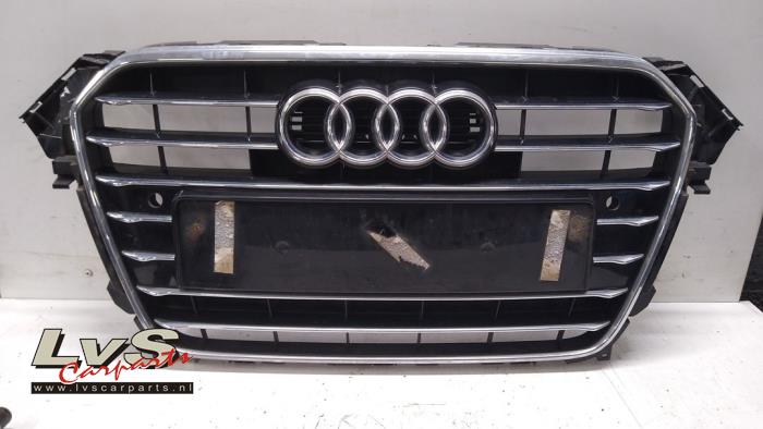 Używane Grill Audi A4 (B8) 2.0 TDI 16V Cena € 225,00 Procedura marży oferowane przez LvS Carparts