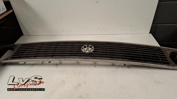 Używane Grill Volkswagen Transporter T3 Cena € 75,00 Procedura marży oferowane przez LvS Carparts