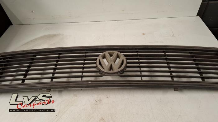 Używane Grill Volkswagen Transporter Cena € 75,00 Procedura marży oferowane przez LvS Carparts