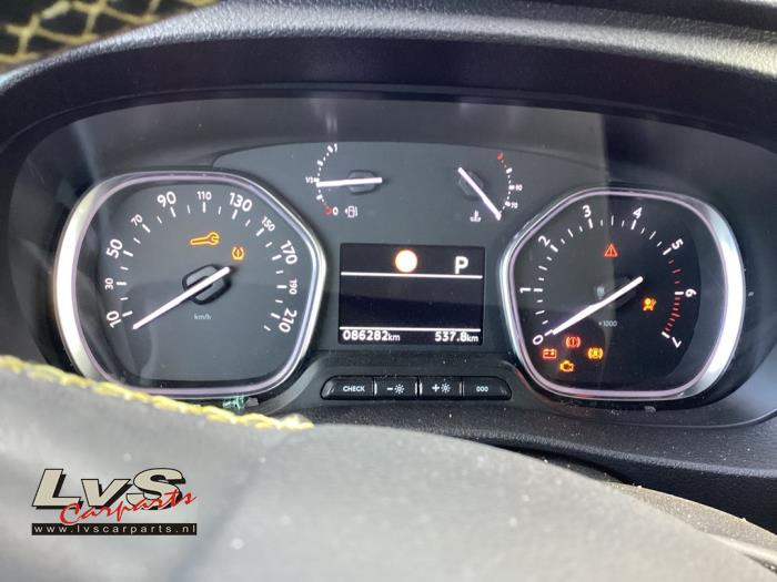 Engine from a Opel Vivaro 2.0 CDTI 177 2022