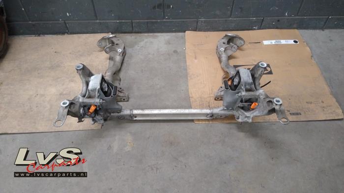 Usados Subchasis Audi Q5 (8RB) 3.0 TFSI V6 24V Quattro Precio € 180,00 Norma de margen ofrecido por LvS Carparts