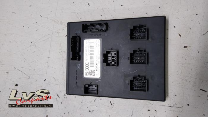 Used Body control computer Audi Q5 (8RB) 3.0 TFSI V6 24V Quattro Price € 100,00 Margin scheme offered by LvS Carparts