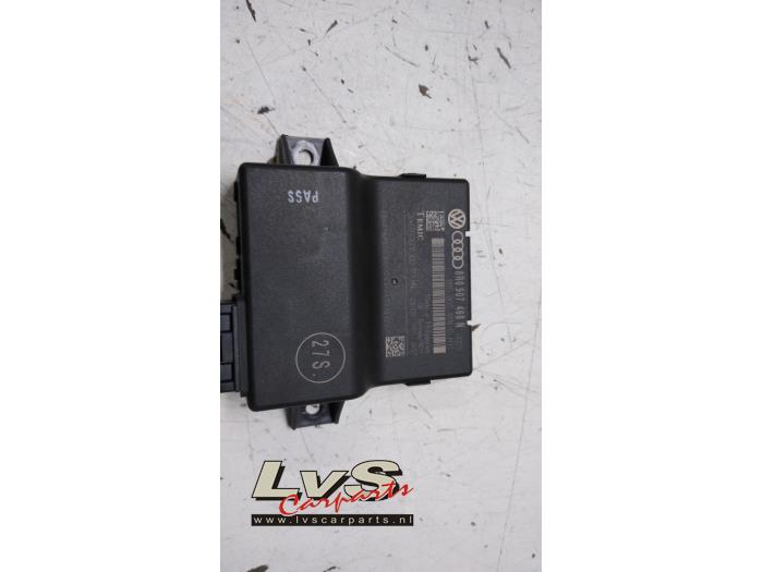 Używane Modul gateway Audi Q5 (8RB) 3.0 TFSI V6 24V Quattro Cena € 30,00 Procedura marży oferowane przez LvS Carparts