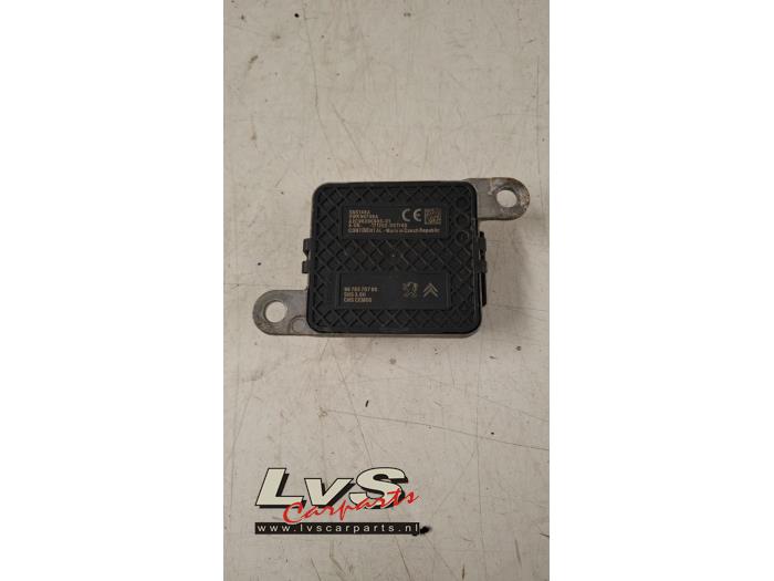 Usados Sensor Nox Peugeot 308 (L3/L8/LB/LH/LP) 1.6 BlueHDi 120 Precio € 110,00 Norma de margen ofrecido por LvS Carparts