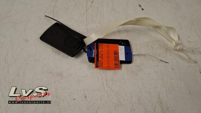 Używane Klucz Renault Megane III Grandtour (KZ) 1.2 16V TCE 130 Cena € 30,00 Procedura marży oferowane przez LvS Carparts