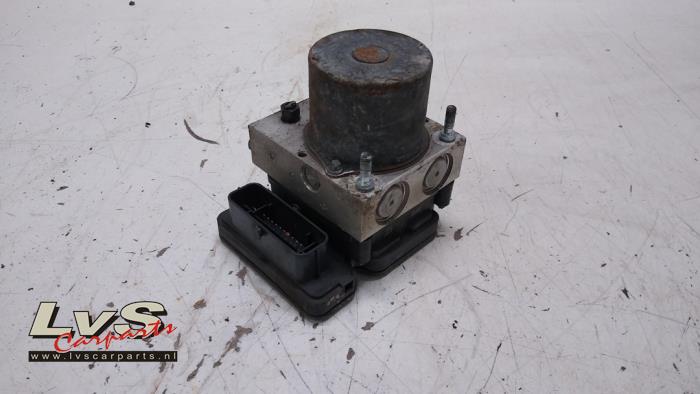 Usagé Bloc ABS Iveco New Daily VI 33S13, 35C13, 35S13 Prix € 302,50 Prix TTC proposé par LvS Carparts