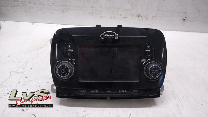 Usagé Système navigation Fiat 500C (312) 0.9 TwinAir 80 Prix € 395,00 Règlement à la marge proposé par LvS Carparts