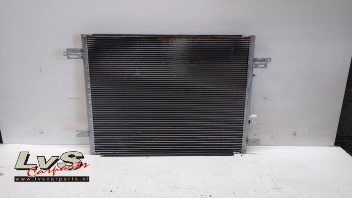 Klima Kondensor van een Renault Zoé (AG) R135 2020