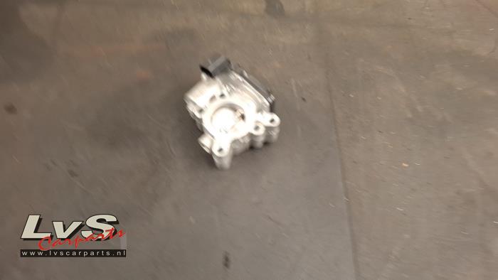 Gebrauchte Drosselklappengehäuse Ford Fiesta 7 1.0 EcoBoost 12V Preis € 20,00 Margenregelung angeboten von LvS Carparts