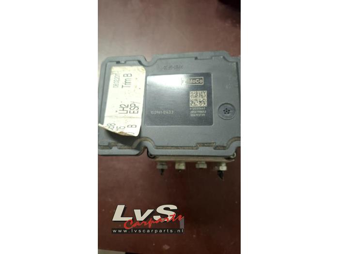 Usagé Pompe ABS Ford Focus 3 Wagon 1.6 EcoBoost 16V 182 Prix € 65,00 Règlement à la marge proposé par LvS Carparts