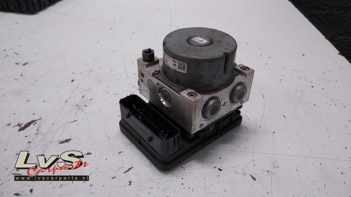 Used ABS pump Ford Ka+ 1.2 Price € 275,00 Margin scheme offered by LvS Carparts