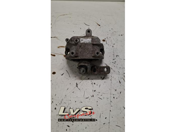 Used Engine mount Volkswagen Caddy IV 2.0 TDI 102 Price € 14,95 Margin scheme offered by LvS Carparts