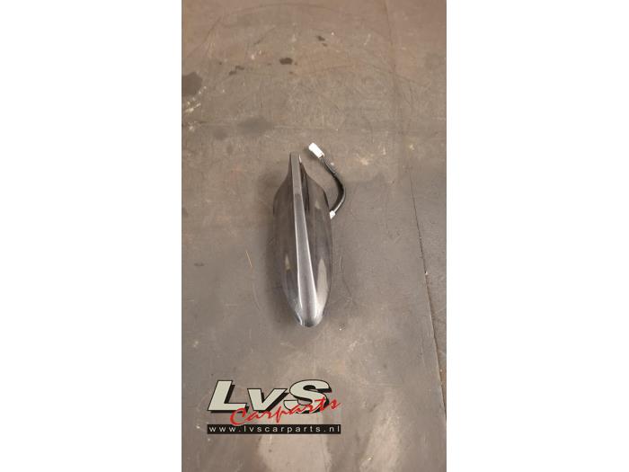 Używane Antena Mazda 2 (DJ/DL) 1.5 SkyActiv-G 90 Cena € 40,00 Procedura marży oferowane przez LvS Carparts