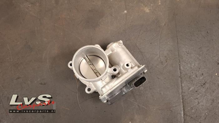 Używane Przepustnica Mazda 2 (DJ/DL) 1.5 SkyActiv-G 90 Cena € 50,00 Procedura marży oferowane przez LvS Carparts
