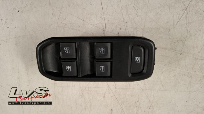Usados Interruptor de ventanilla eléctrica Dacia Duster (SR) 1.0 TCE 100 Bi-Fuel, Eco-G 12V Precio € 40,00 Norma de margen ofrecido por LvS Carparts