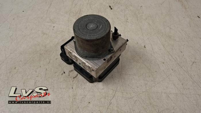 Usagé Pompe ABS Opel Astra K 1.4 Turbo 16V Prix € 25,00 Règlement à la marge proposé par LvS Carparts