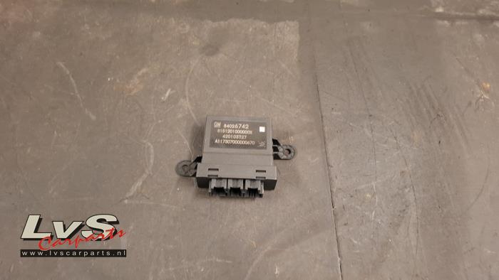 Usados Módulo PDC Opel Astra K 1.4 Turbo 16V Precio € 30,00 Norma de margen ofrecido por LvS Carparts
