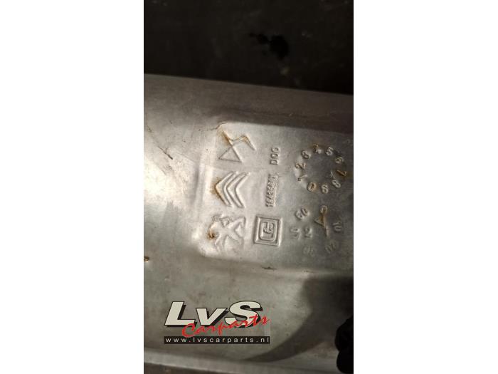 Katalysator van een Citroën C3 (SX/SW) 1.2 Vti 12V PureTech 2021