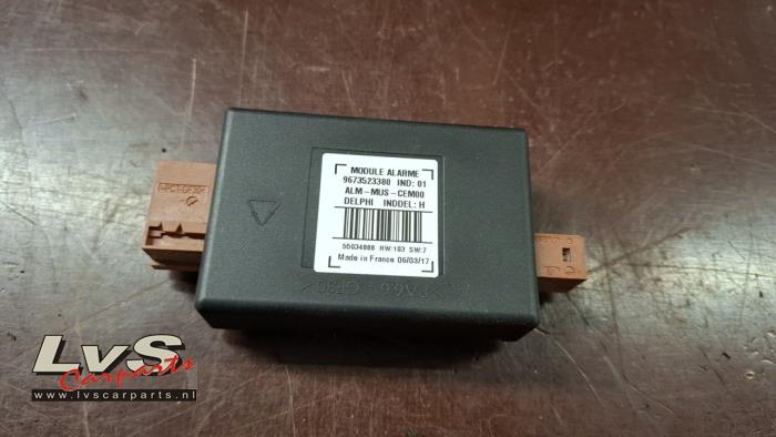 Używane Modul alarmu Peugeot Expert (V1/VA/VB/VE/VF/VT/VY) 2.0 Blue HDi 180 16V Cena € 30,25 Z VAT oferowane przez LvS Carparts