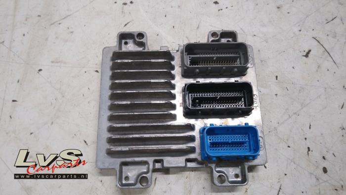 Used Engine management computer Opel Corsa E 1.4 Turbo 16V Price € 175,00 Margin scheme offered by LvS Carparts